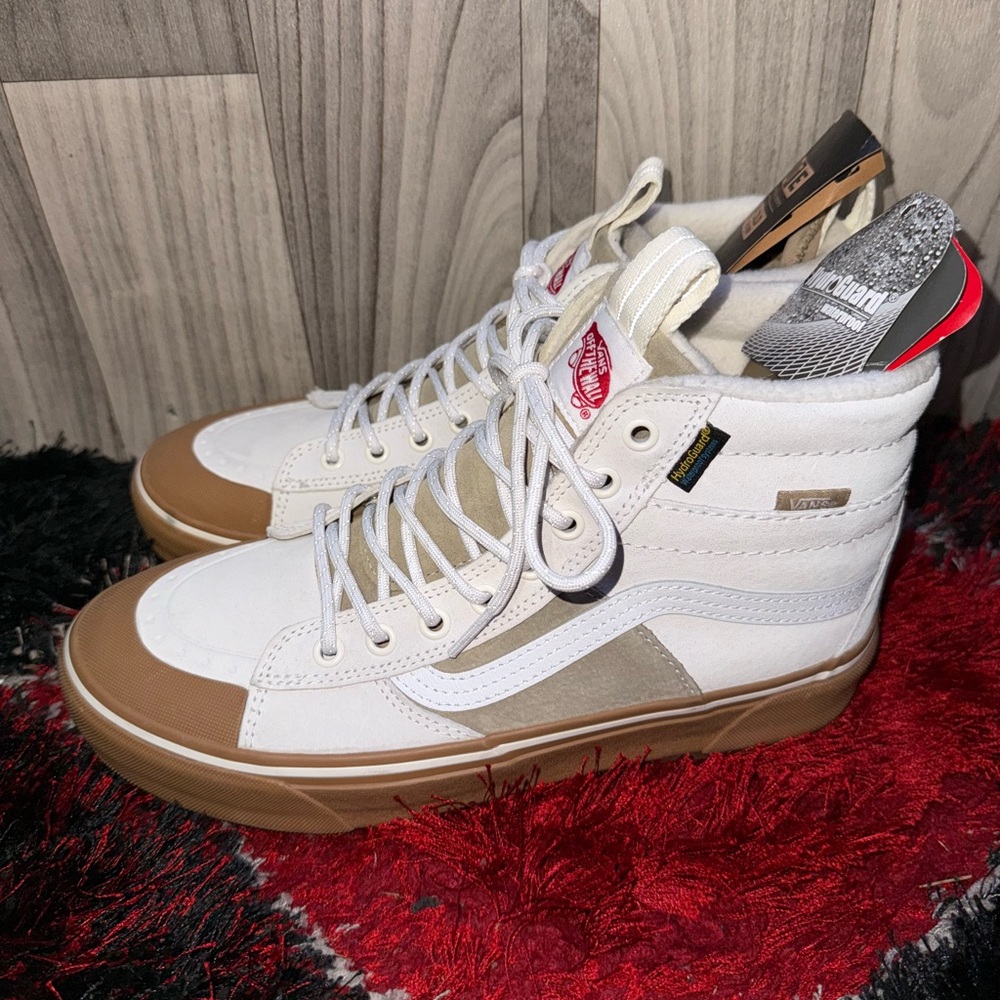 Vans Sk8-Hi MTE-2 White and Tan High-Top Sneakers Classic Design Size: 8 - Picture 4 of 7